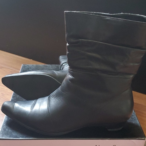 Vianni Collection Mid Cut Booties - Picture 4 of 5